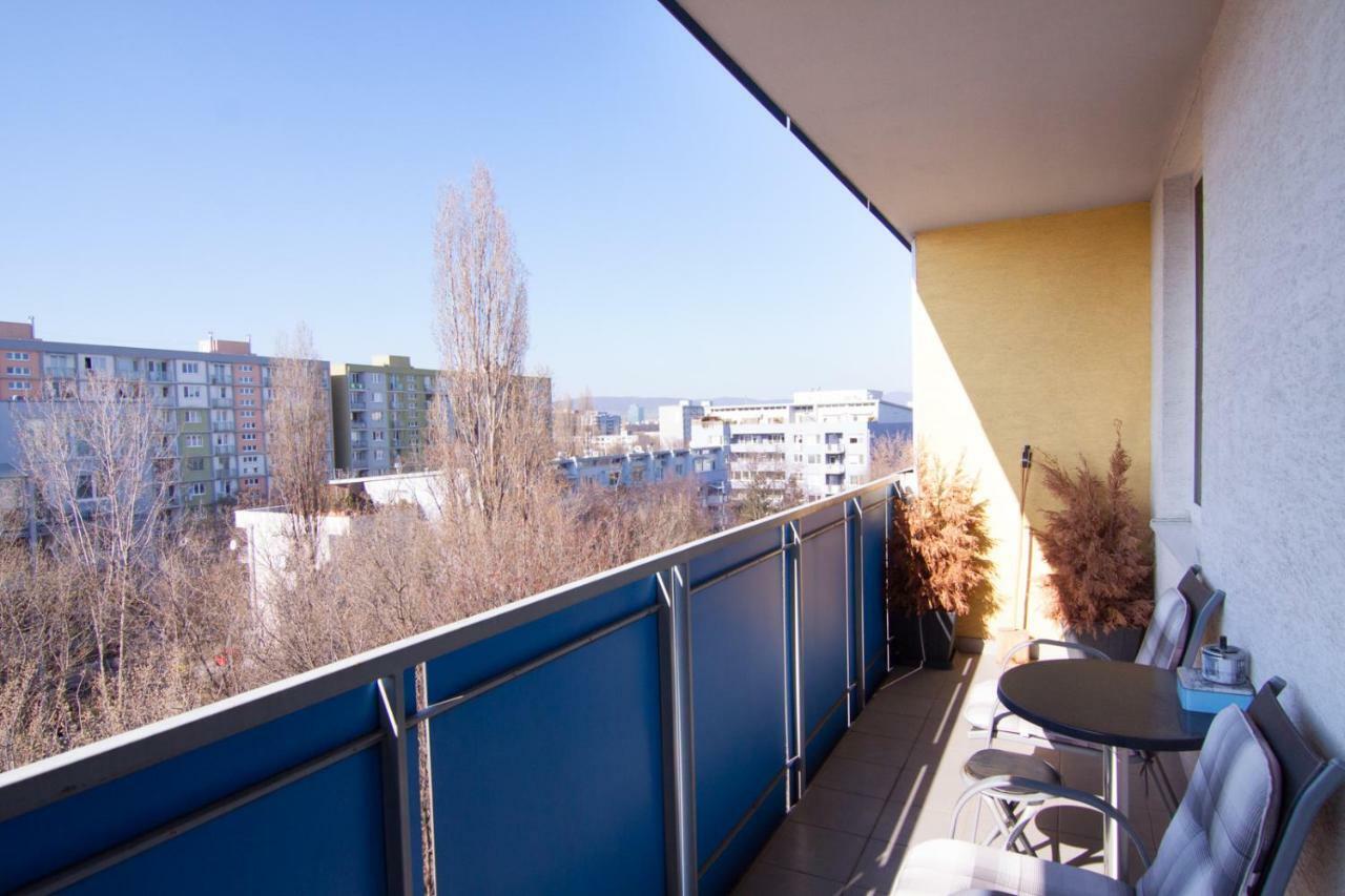 After Six Apartment Pressburg Exterior foto